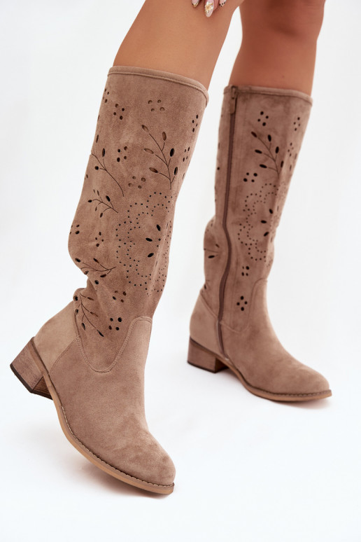 Sandfarbene Damenstiefel mit Ausschnitt-Elementen Helinna Klocke