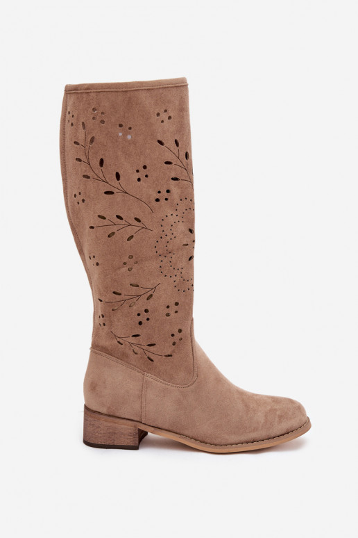 Sandfarbene Damenstiefel mit Ausschnitt-Elementen Helinna Klocke