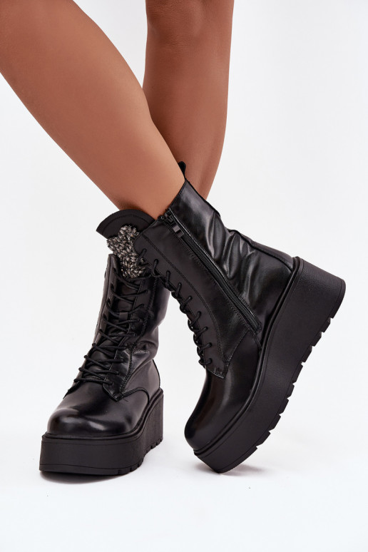 Damen Leder Stiefeletten mit Ornamenten gefüttert in schwarz Ulrika