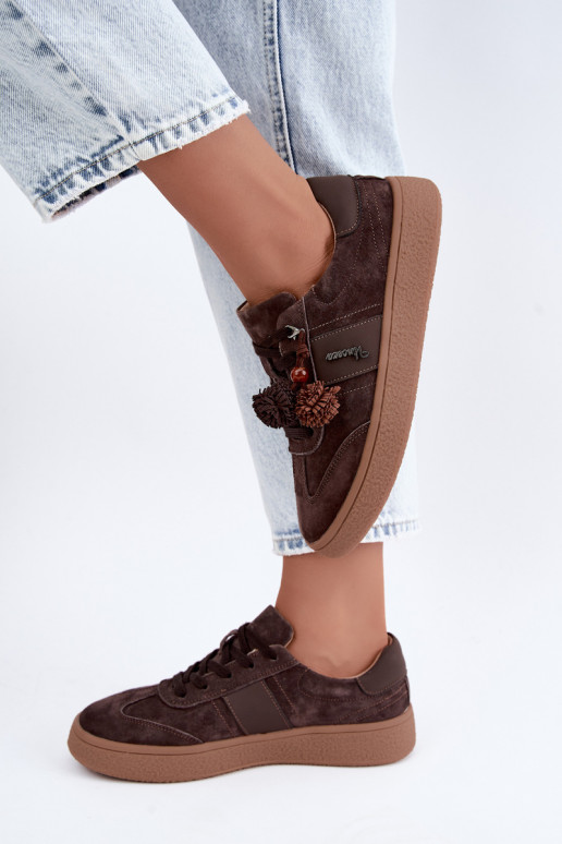 Sneaker aus Kunstveloursleder mit flauschigen Pompons Vinceza 79682 schokoladenfarben