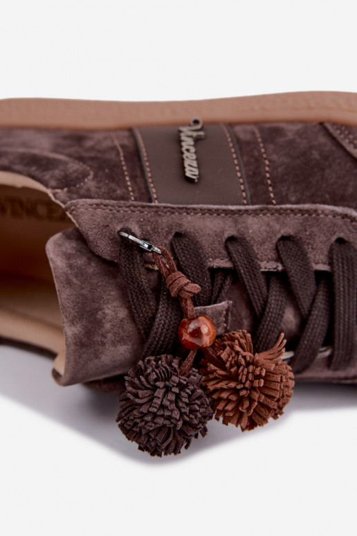 Sneaker aus Kunstveloursleder mit flauschigen Pompons Vinceza 79682 schokoladenfarben