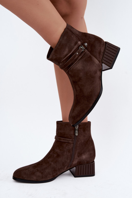 Damen Stiefeletten aus Kunstwildleder Klocke isoliert D&A CR62-3476 in brauner Farbe