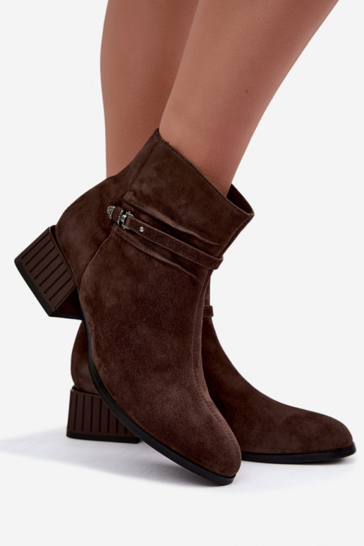 Damen Stiefeletten aus Kunstwildleder Klocke isoliert D&A CR62-3476 in brauner Farbe