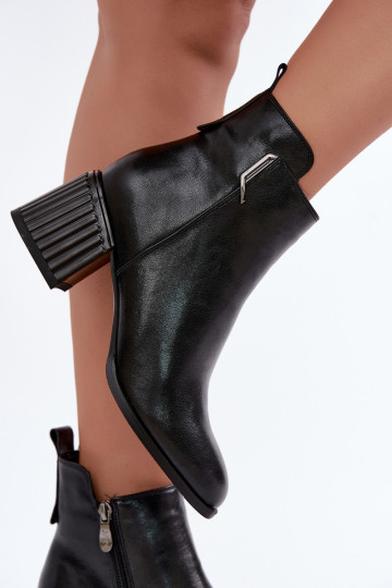 Leder Stiefeletten mit Absätzen isoliert D&A CR62-3442 in schwarzer Farbe 2