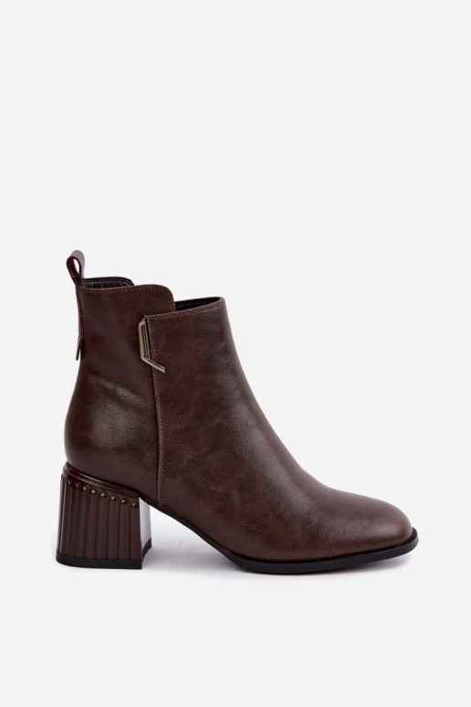 Leder Stiefeletten mit Absätzen isoliert D&A CR62-3442 in Schokoladenfarbe