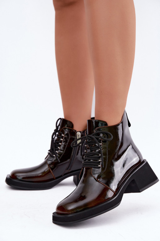 Wärmende Stiefeletten aus Kunstleder mit Lackeffekt Klocke GOE UU2N4128 dunkelbraun