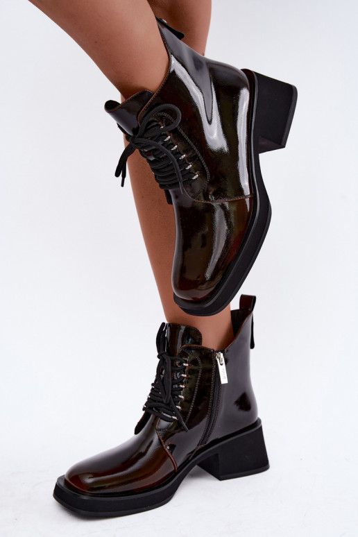 Wärmende Stiefeletten aus Kunstleder mit Lackeffekt Klocke GOE UU2N4128 dunkelbraun