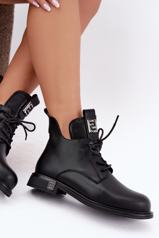 gefütterte Stiefeletten mit breiten Absätzen und Ornamenten D&A MK62-7034 in schwarz
