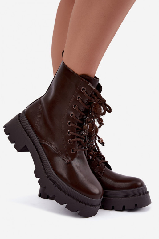gefütterte Stiefel mit flauschigen Pompons in Schokolade Faresse
