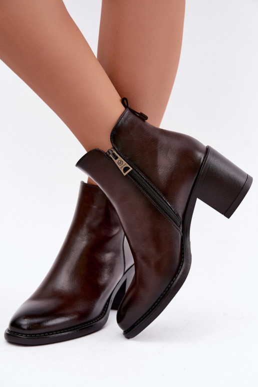 Wärmende Stiefeletten mit Absätzen in dunkelbrauner Farbe Vinceza 58650