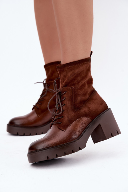 Damen-Stiefeletten auf klobigen Absätzen isoliert in brauner Farbe Vinceza 58665