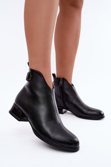 Wärmende Stiefeletten mit dekorativen Riemen in schwarzer Farbe Vinceza 58692 2