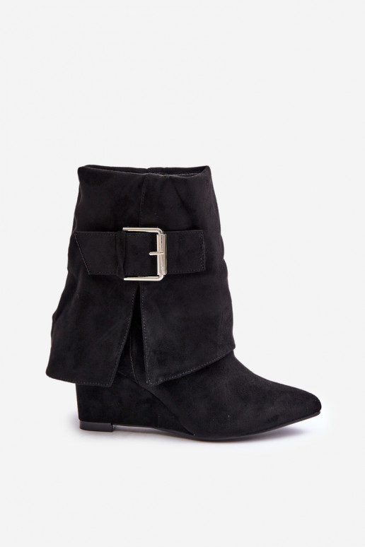 Stiefeletten mit Plateau und Schnallen aus Kunstveloursleder in Schwarz Vortinia