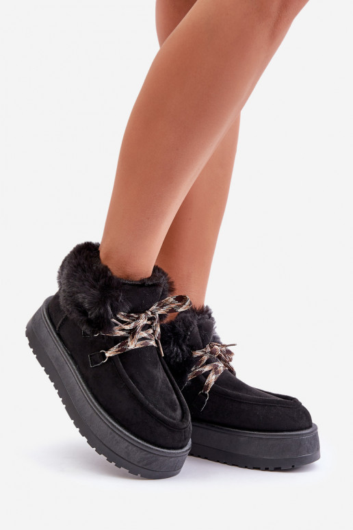 Niedrige Schneestiefel mit Plattform und Fell in Schwarz Neathren