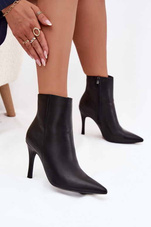 Isolierte Damen Stiefeletten mit dünnen Absätzen, aus Kunstleder, in Schwarz Nolisse