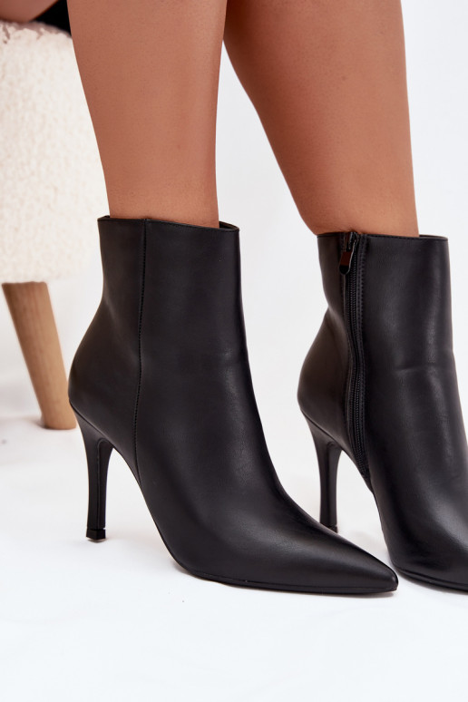 Isolierte Damen Stiefeletten mit dünnen Absätzen, aus Kunstleder, in Schwarz Nolisse