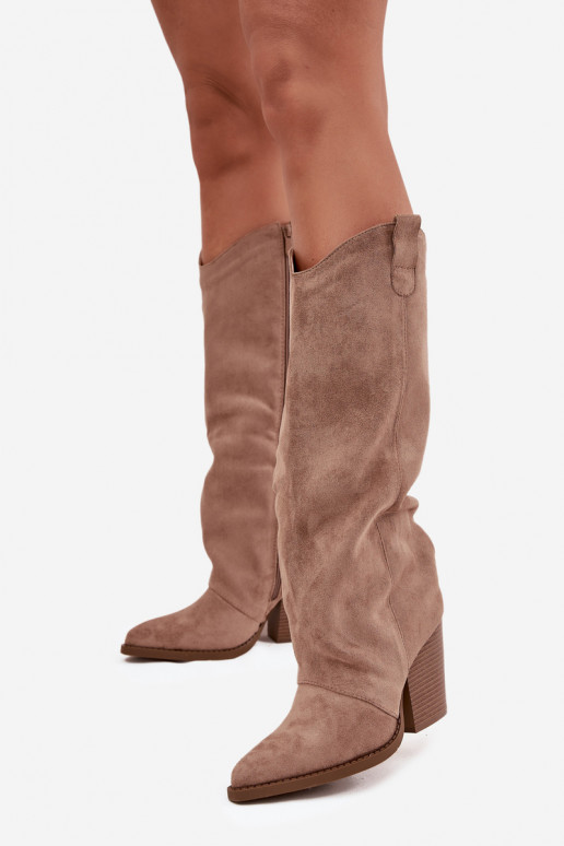 Isolierte Über-Knie-Stiefel im Cowboy-Stil mit Absatz, aus Kunstveloursleder, in Sandfarbe