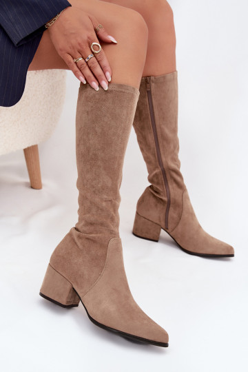 Damen kniehohe Stiefel mit niedrigem Absatz aus sandfarbenem Kunstveloursleder Sergio Leone KZ212