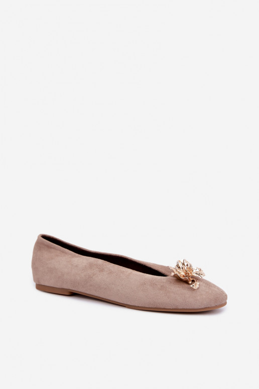 Ballerinas mit Verzierungen in Sandfarbe Briellea