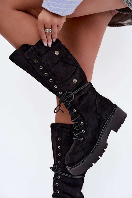 Wärmende kniehohe Stiefel mit Plateau und Schnürsenkeln in Schwarz Cressida