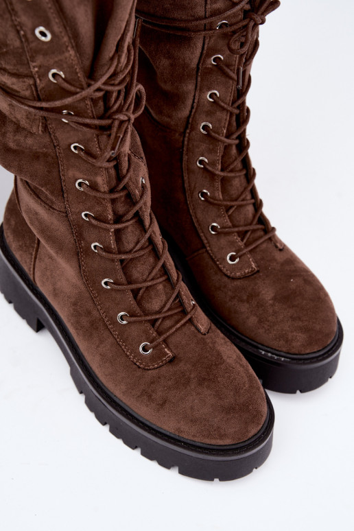 Wärmende kniehohe Stiefel mit Plateau und Schnürsenkeln in Braun Cressida