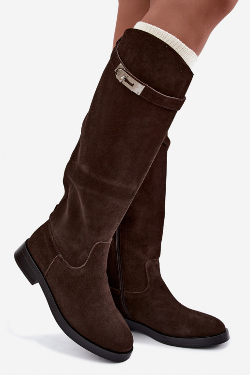 Schokoladenfarbene Wildleder-Überknie-Stiefel mit dekorativen Riemen Clarimond