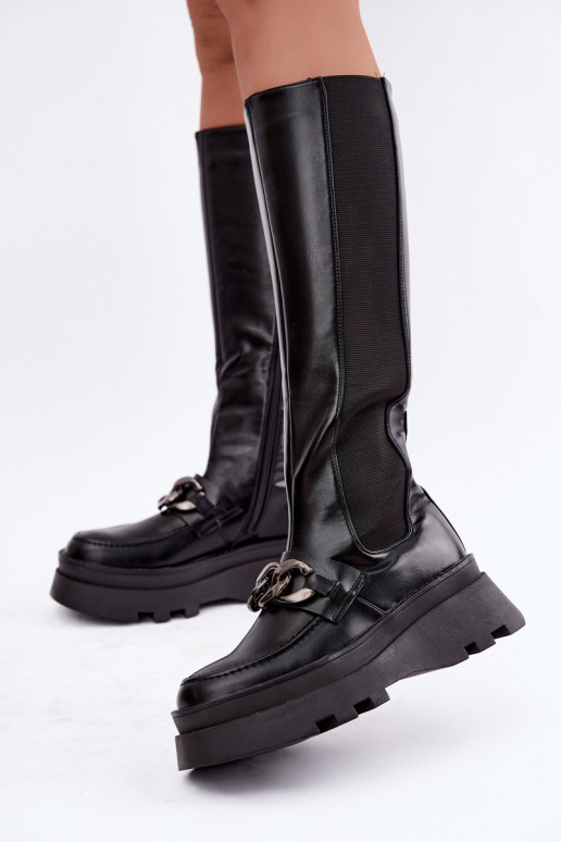 gefütterte kniehohe Stiefel mit Plateau und Ketten in schwarz Koraia