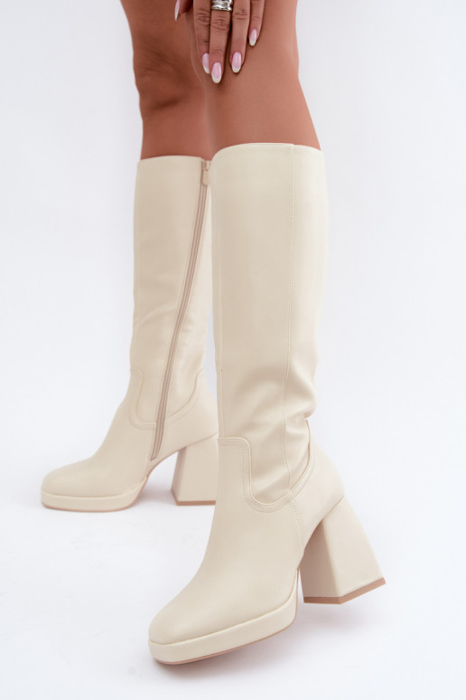 Sandfarbene isolierte lange Stiefel mit Absatz Leonelle