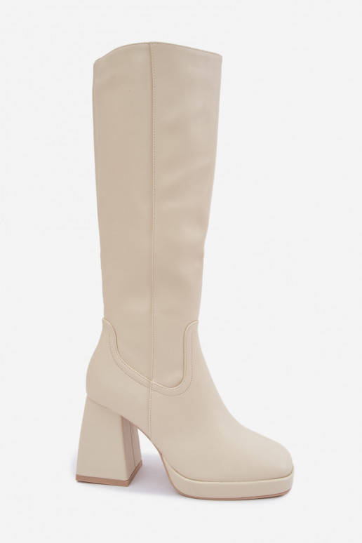 Sandfarbene isolierte lange Stiefel mit Absatz Leonelle
