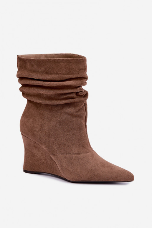 Geknitterte sandfarbene Stiefel mit Plattform Thalene