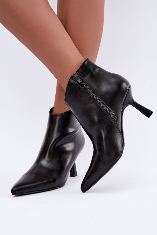Schwarze Stiefeletten mit spitzen Zehen Florenne