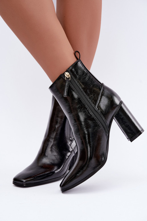 Schwarze Stiefeletten mit Lackeffekt Kallista