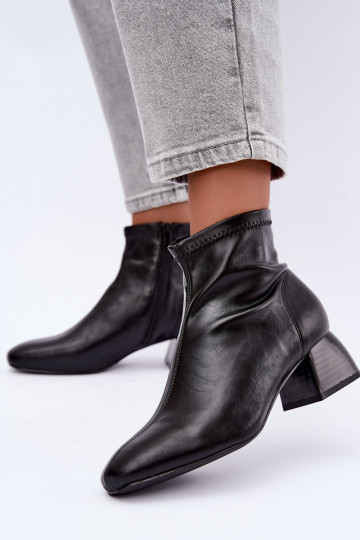Schwarze Stiefeletten Klocke aus Kunstleder Estellea 2