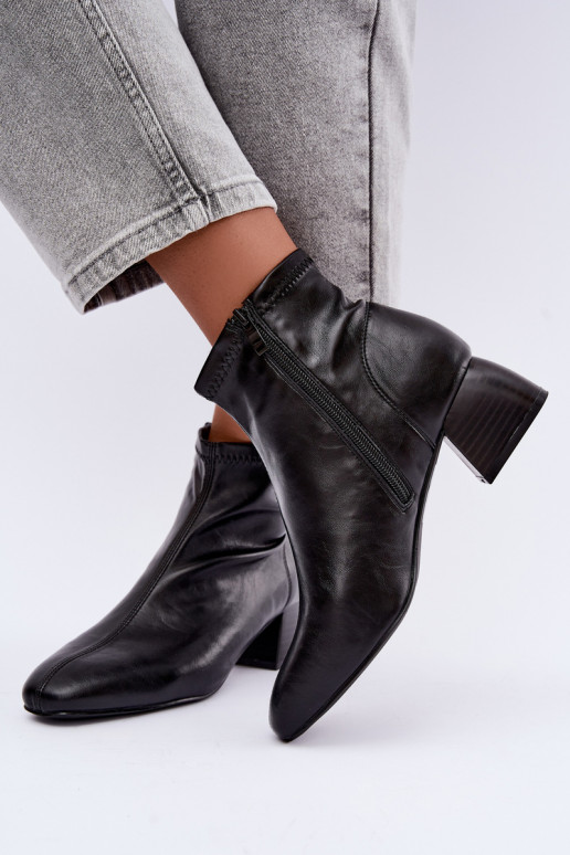 Schwarze Stiefeletten Klocke aus Kunstleder Estellea