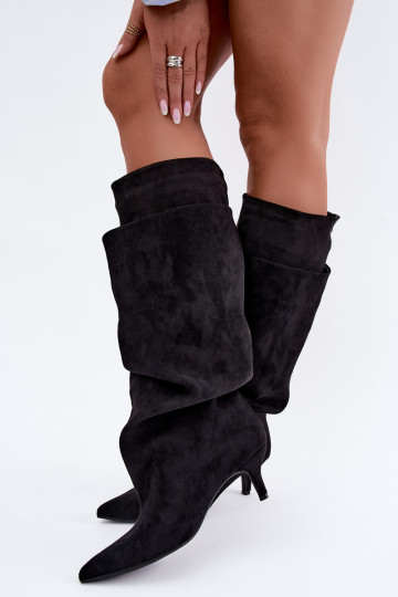 Orielle warme lange Stiefel mit Rüschen und Absätzen in Schwarz