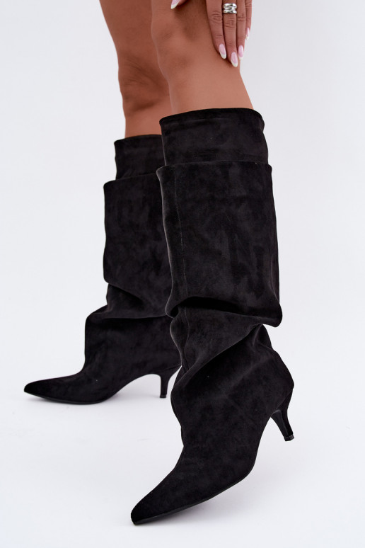 Orielle warme lange Stiefel mit Rüschen und Absätzen in Schwarz