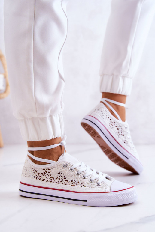 Weiße Damenschuhe mit Spitzenmotiven Venture