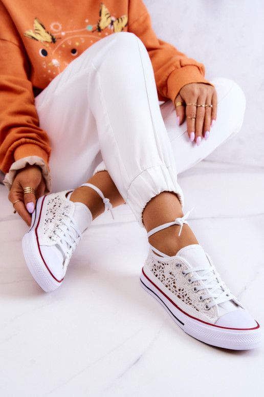 Weiße Damenschuhe mit Spitzenmotiven Venture