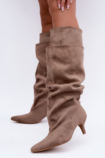 Warmen kniehohe Stiefel mit Rüschen und Absatz in Sandfarbe Oriellea 2