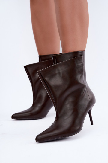 Isolierte Damarielle Stiefeletten mit dünnen Absätzen in Braun 2