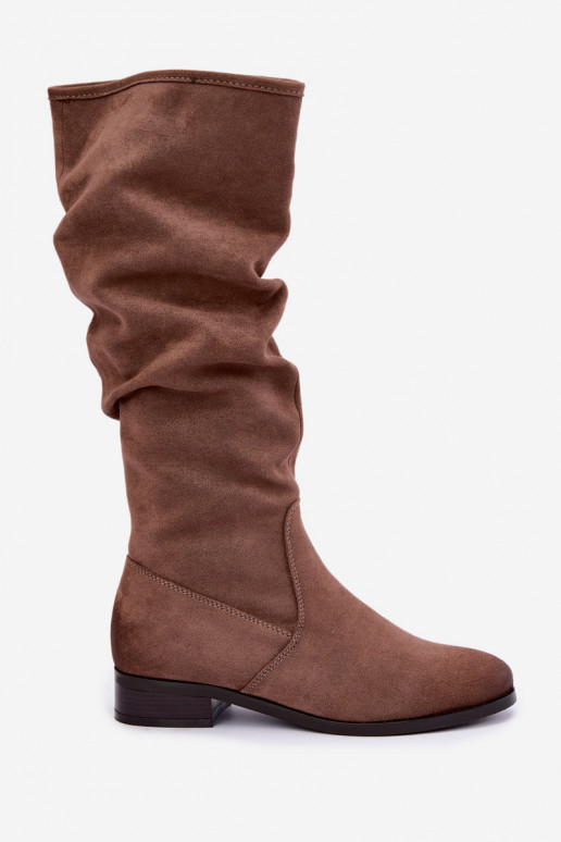 Geknautschte gefütterte Stiefel über dem Knie mit breitem Absatz in sandfarben Vinceza 58669