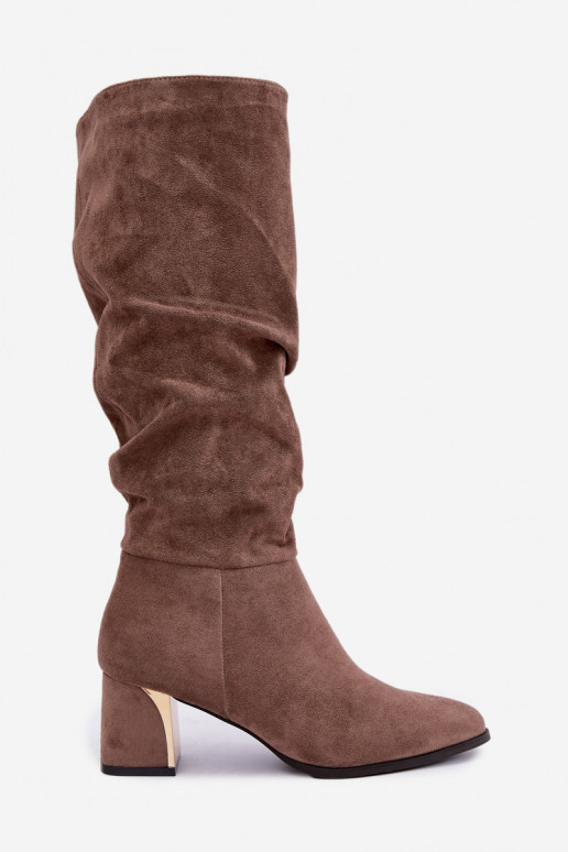 gefütterte gewellte lange Stiefel mit Absatz in Sandfarbe Ivenna