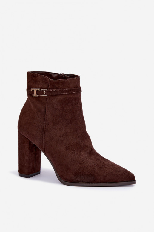 Stiefeletten mit Absatz und dekorativen Riemen in Schokoladenfarbe Preselle