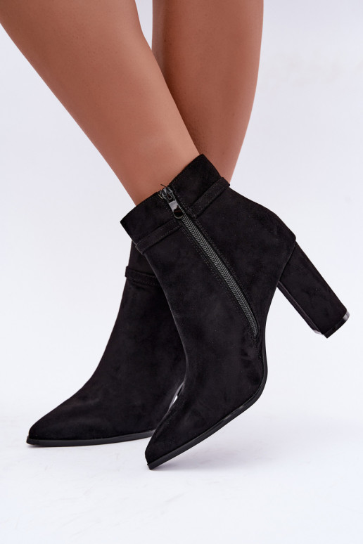 Stiefeletten mit Absatz und dekorativen Riemen in schwarzer Farbe Preselle