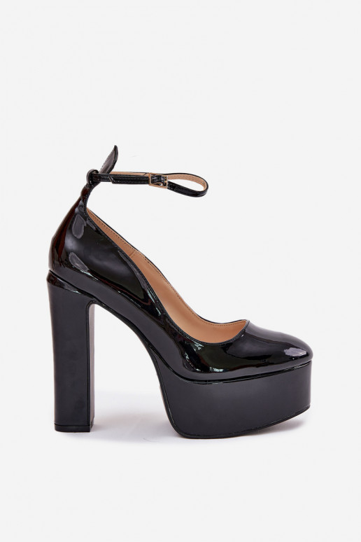 Schwarze Lackeffekt-High Heels mit Plateau Nianka