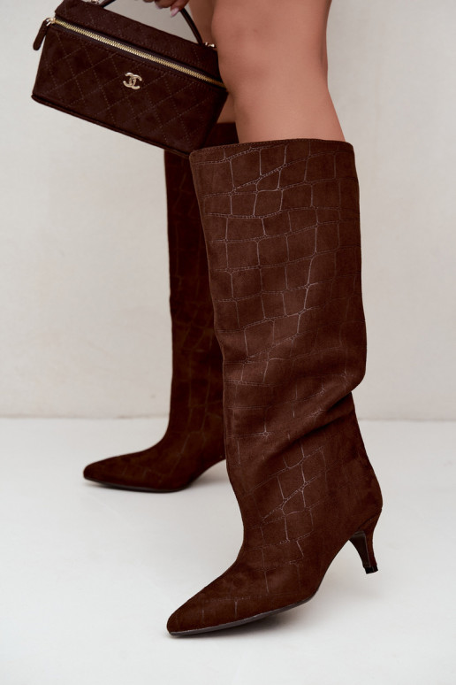 Braune Überknie-Stiefel zum Hineinschlüpfen mit geprägten Details und Absätzen Cazelle