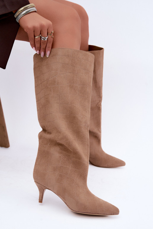 Sandfarbene Überknie-Stiefel zum Hineinschlüpfen mit geprägten Details und Absätzen Cazelle