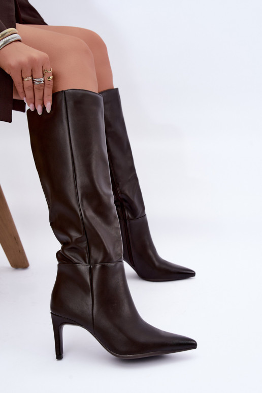 Wärmende hohe Stiefel mit Rüschen und Absätzen in Schokolade Rodeline