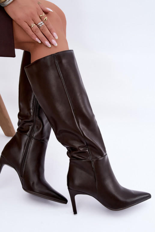 Wärmende hohe Stiefel mit Rüschen und Absätzen in Schokolade Rodeline