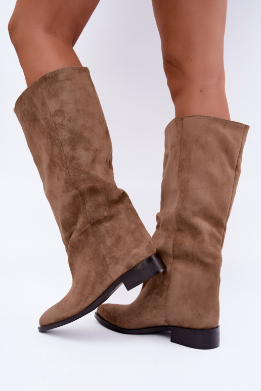 Slip-On hohe Stiefel mit breiten Absätzen in Sand Cadorine